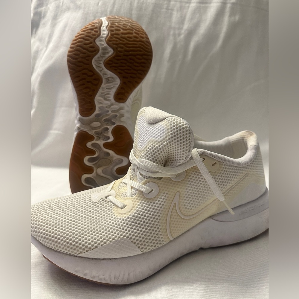 Nike Renew Men’s Cream and White Athletic Running Shoes size 11.5 - Picture 1 of 8